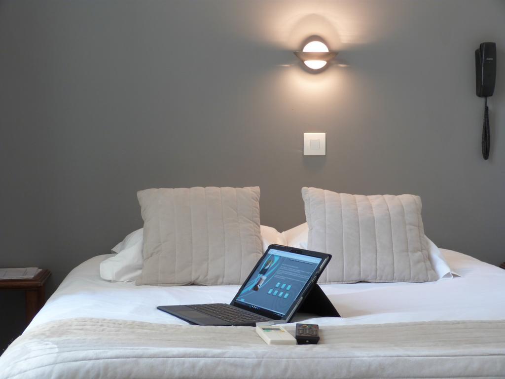 Blue Hotel La Seyne-sur-Mer Room photo